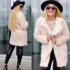 5⭐ Oversized Blush Shaggy Faux Fur Coat